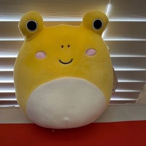 7.5” Leigh Squishmallow